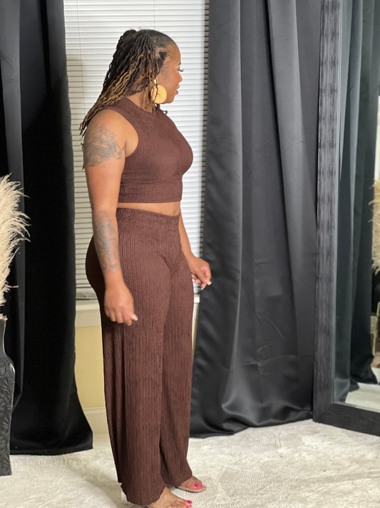 The Effortless Elegance Ribbed Lounge Set (brown)