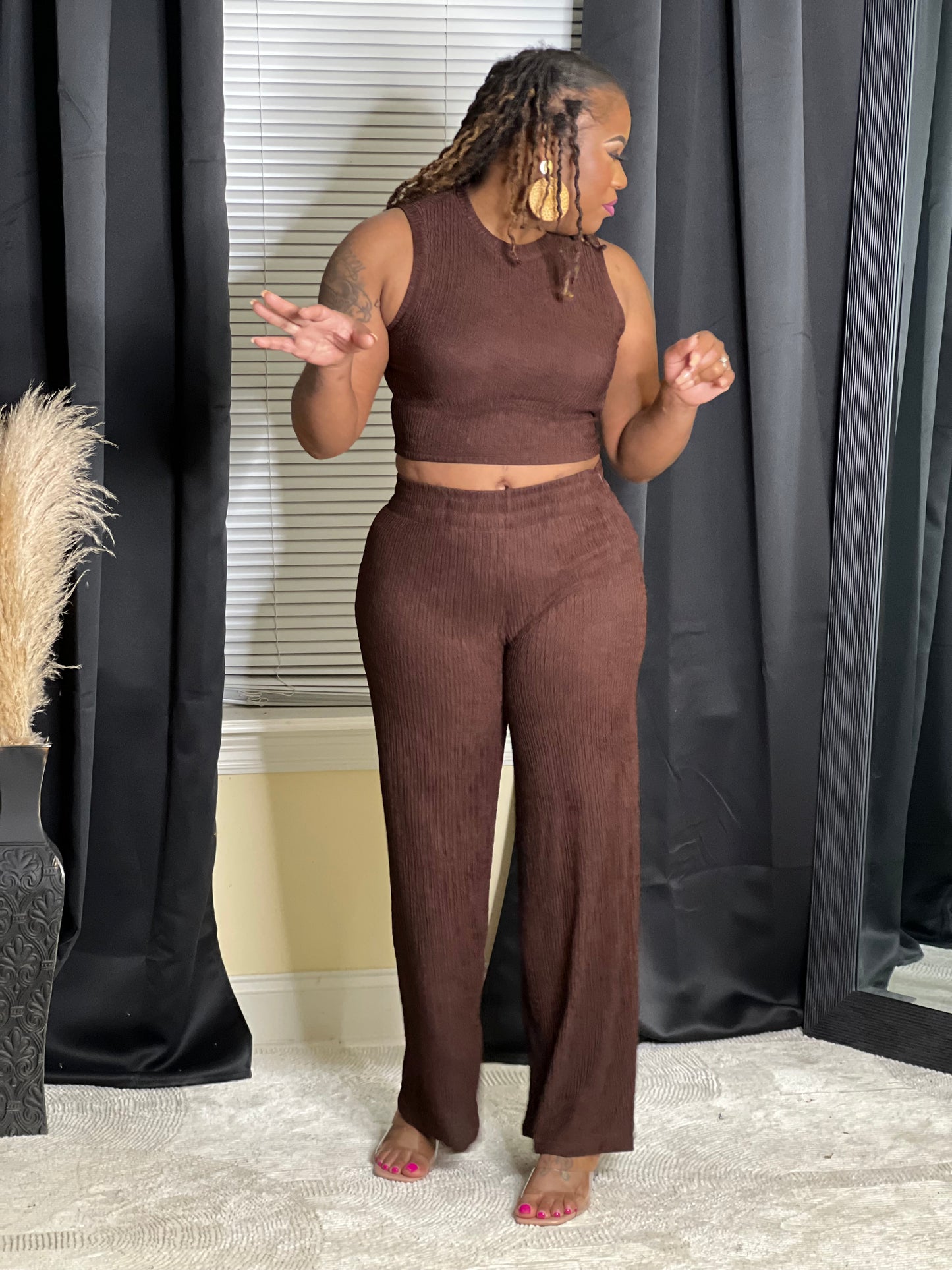 The Effortless Elegance Ribbed Lounge Set (brown)