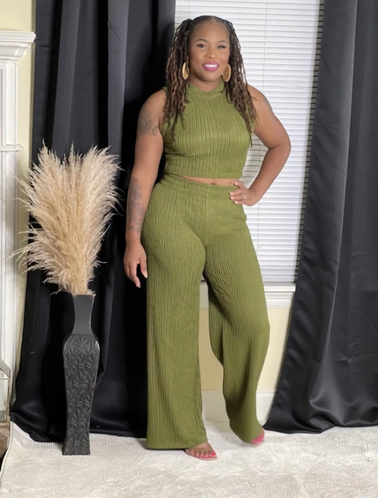 The Effortless Elegance Ribbed Lounge Set (olive)