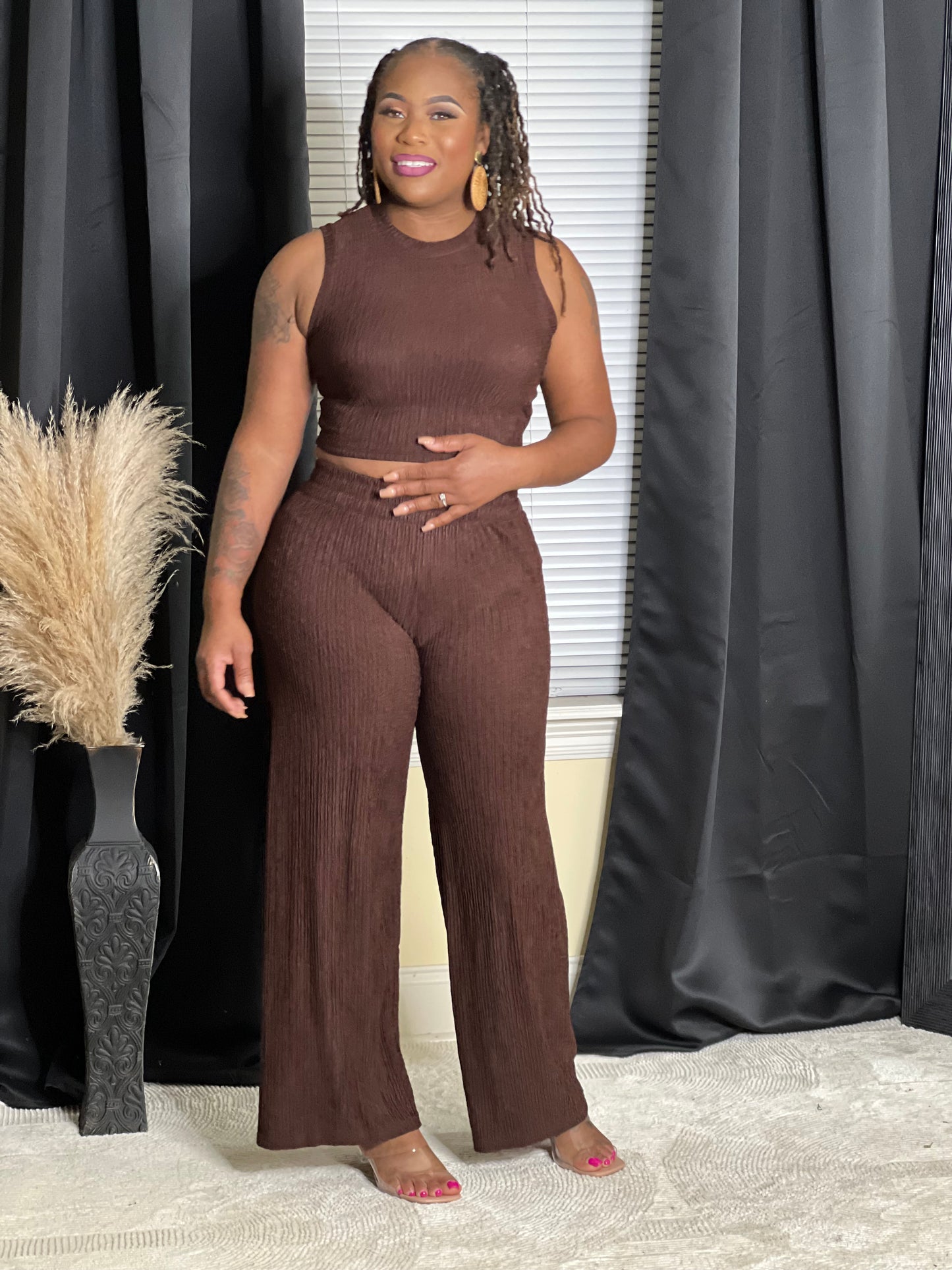 The Effortless Elegance Ribbed Lounge Set (brown)