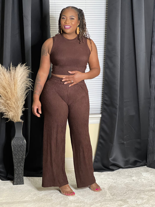 The Effortless Elegance Ribbed Lounge Set (brown)